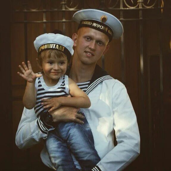 Гвардии матрос. Американский моряк с матерью. Мой сын моряк. Брат моряк. Мамин моряк.