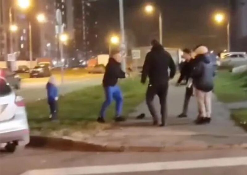Нападение на мужчину с ребёнком в новых Ватутинках. Кавказцы напали на мужчину с ребенком.