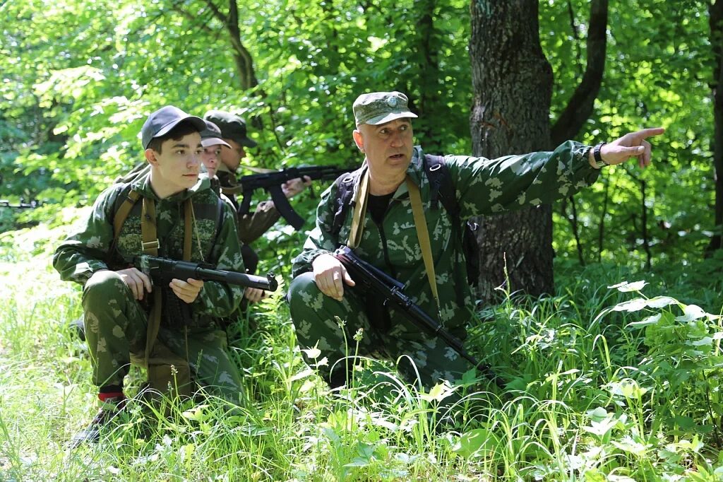 Место сбора военных. Учебные военные сборы. Военно патриотический отряд. Патриот военные сборы. Военно патриотический отряд наследие.