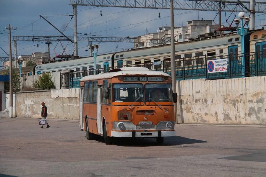 Евпатория общественный транспорт. ЛИАЗ 677 Евпатория. Эр 1 Евпатория. Автобус 1 Евпатория. Эр1 Симферополь.