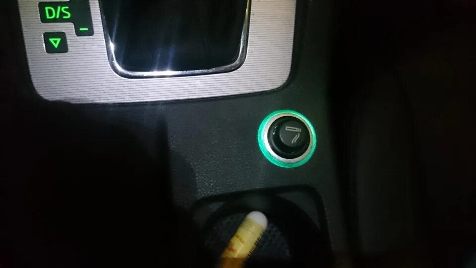 Зеркала в black edition и заглушка прикуривателя - Skoda Octavia A7 Mk3, 1,8 л, 