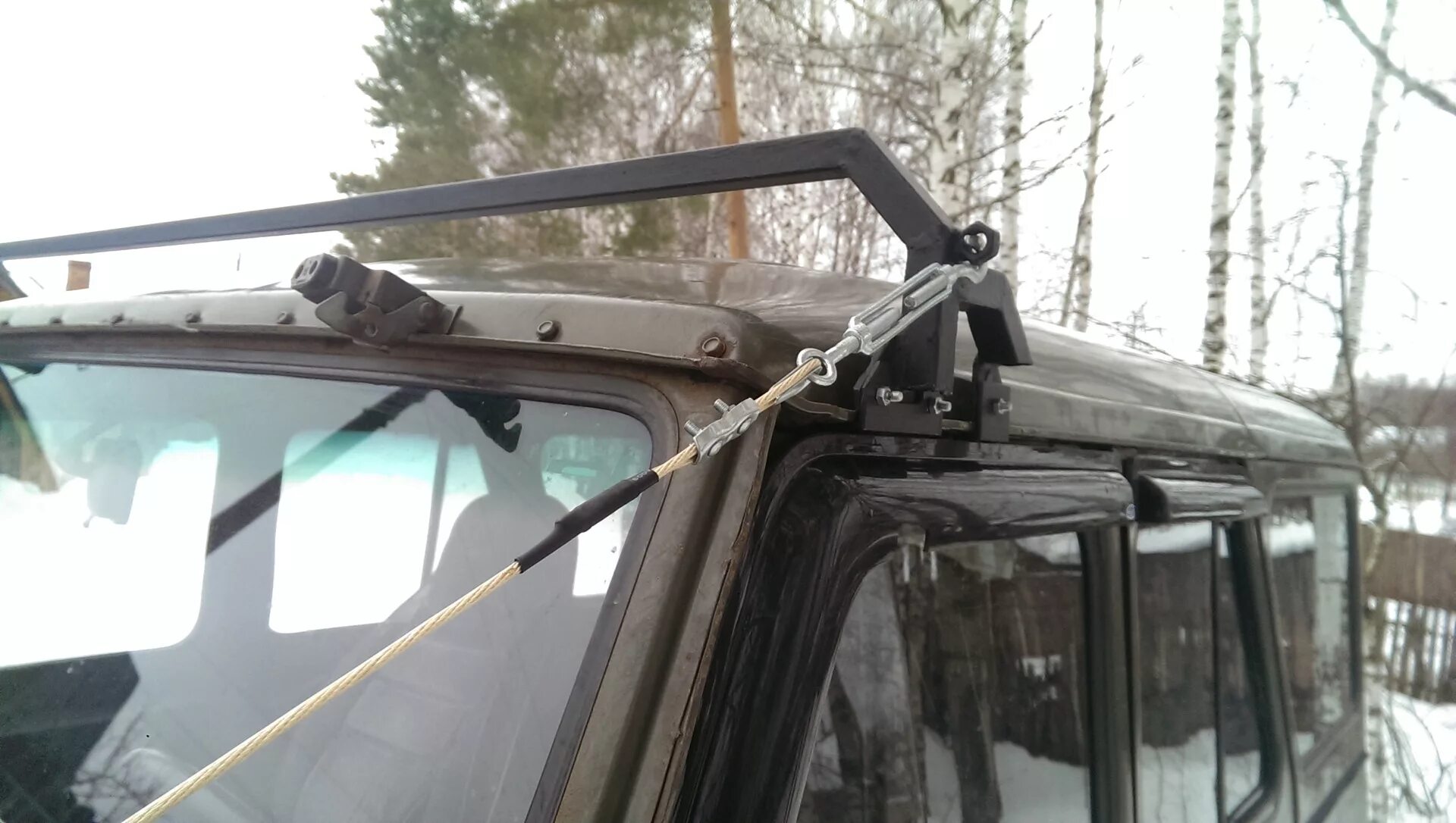 Светодиодная балка на крышу уаз буханка. Балка на крышу уаз. Светодиодная балка на уаз буханка. Балка на крышу уаз. Светодиодная балка 130см на уаз буханка.