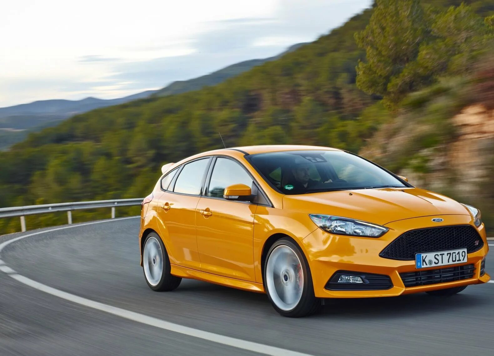 Форд фокус лучшая машина. Ford focus st 2018. форд фокус.