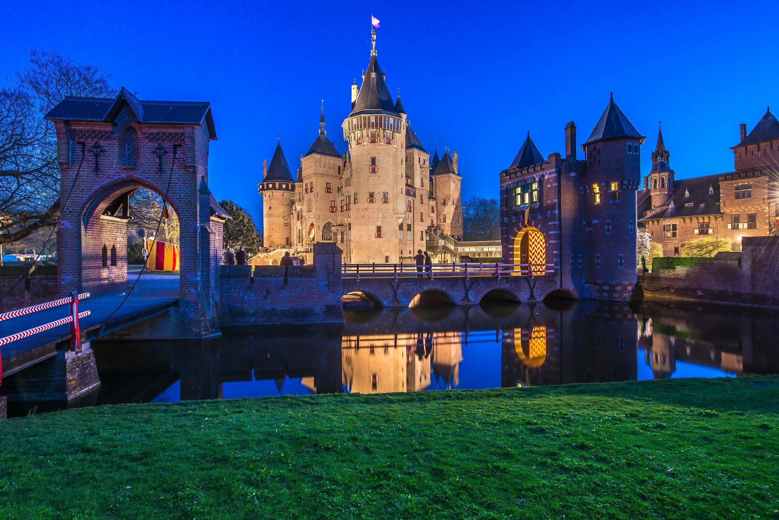 Де Хаар, Утрехт, Нидерланды. Нидерланды замок де Хаар мост. Замок де Хаар (г. Утрехт). Замок Вейнендале замки Бельгии.