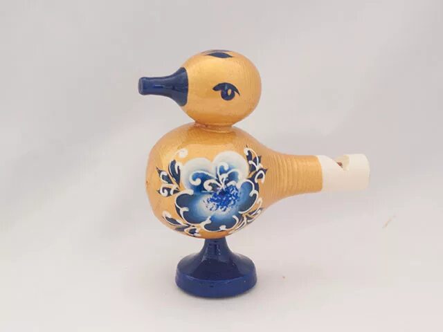 Свистулька музыкальный инструмент. Свисток "петушок глиняный" 1380230. Глиняная свистулька. Деревянная птичка свистулька народный промысел. Петушок свистулька керамика.