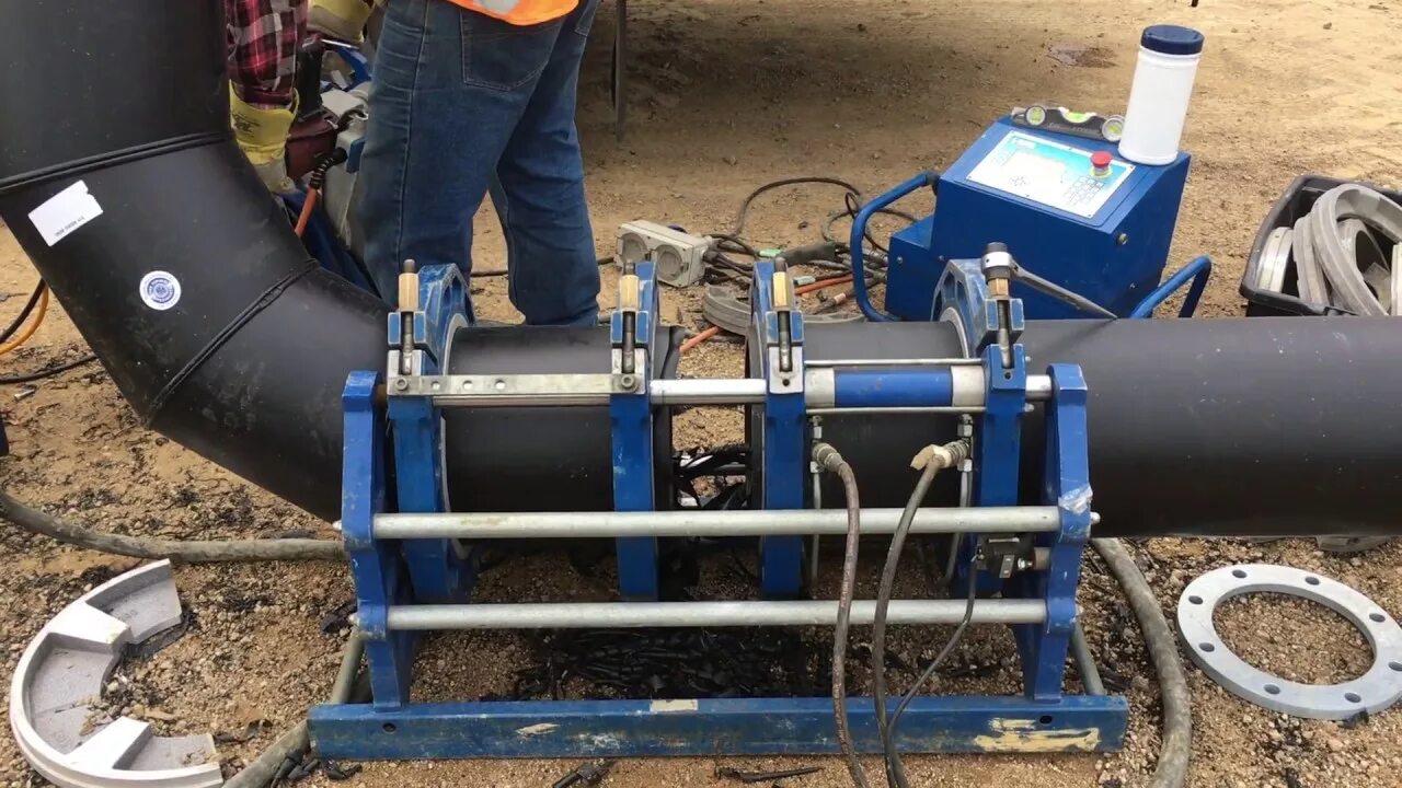 Сварка труб пнд 160. Сварка труб пндппр. welding of hdpe pipes. сварка полиэтиленовых труб деталями с зн. welding of polyethylene pipes.