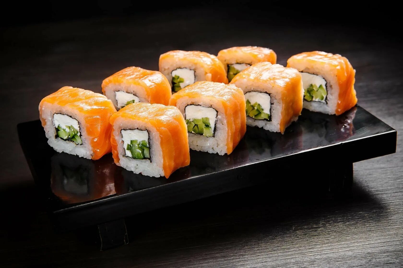 Юши суши. Офис суши-маркет. Васаби роллы. Роллы в новогодней тематике на прозрачном фоне. Дедас пури реутов улица октября дом.