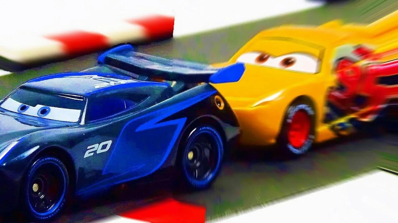 Cars 3 Cruz Ramirez. Круз Рамирес Тачки 51. Тачки Дисней Круз Рамирес. Крус Рамирес и шторм.