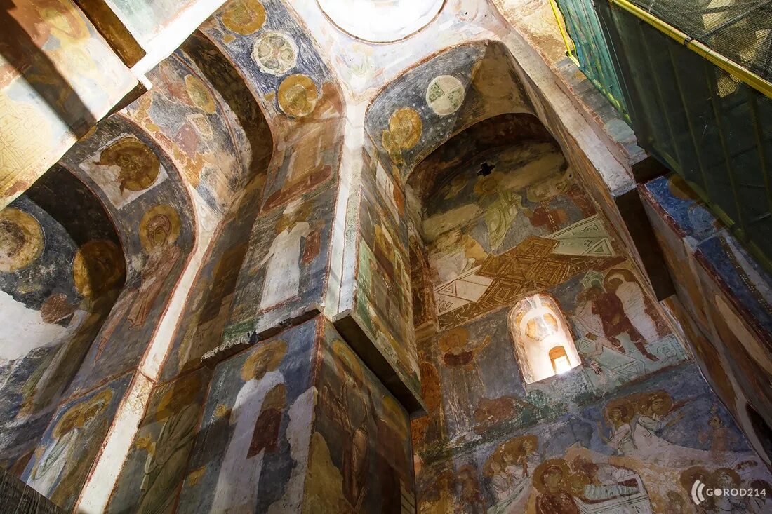 Фрески спасского собора евфросиньева монастыря в полоцке. Спасо-преображенская церковь (полоцк) внутри. Спасо-преображенская церковь (полоцк) внутри. Спасо преображенский собор евфросиньева монастыря росписи. Фрески спасо-преображенской церкви евфросиньева монастыря в полоцке.
