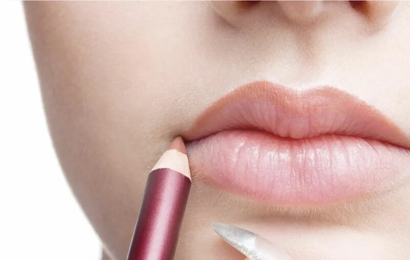 Как пользоваться карандашом для губ. Как пользоваться карандашом для губ. Макияж губ с красным карандашом. Как пользоваться карандашом для губ. Макияж губ блеск пошагово.