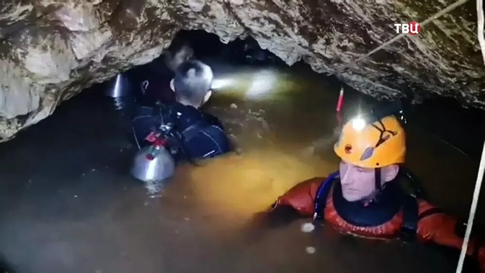 Пещера Тхам Луанг в Таиланде. Спасение в пещере Тхам Луанг. Спасательная операция в пещере Тхамлуангнангнон. Спасение детей в пещере в Тайланде.