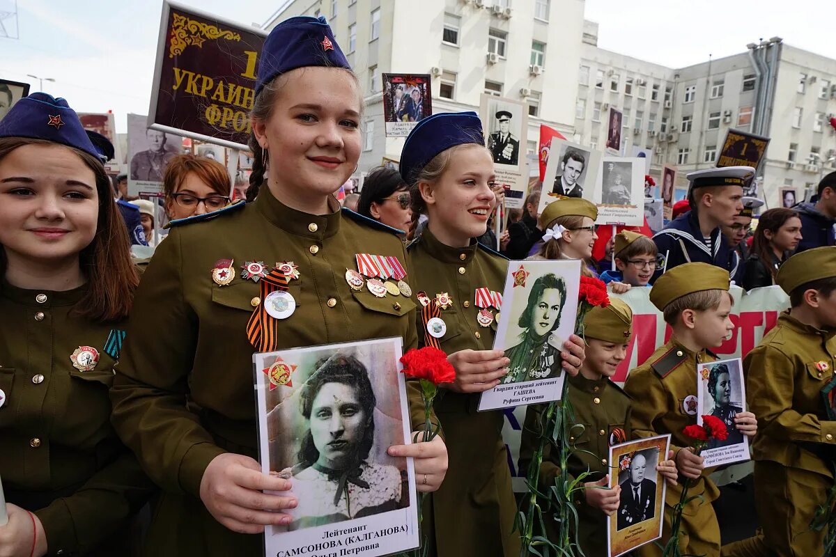 Парад Победы Бессмертный полк. Празднование 9 мая Бессмертный полк. 9 Мая полк. Бессмертный полк дети.