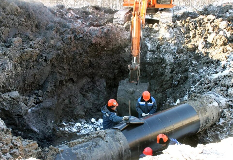 Ермоусаживающаяся манжета «тиал-м». Антикоррозийная изоляция стальных труб dn250 l=230 м. Для нефтепроводов покрытия. Работы по защите трубопровода. Газопровод трансгаз югорск.