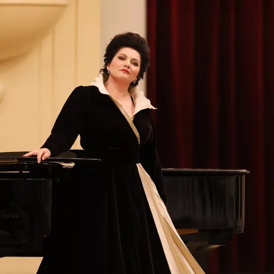 сопрано анна нетребко. хибла герзмава 2019. оперная дива анна нетребко. юлия мазурова оперная певица. анна нетребко опера.