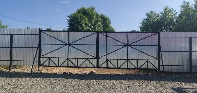 Дешевый забор. Откатные ворота на сваях. Дизайнерский забор. Забор там. Забор там.