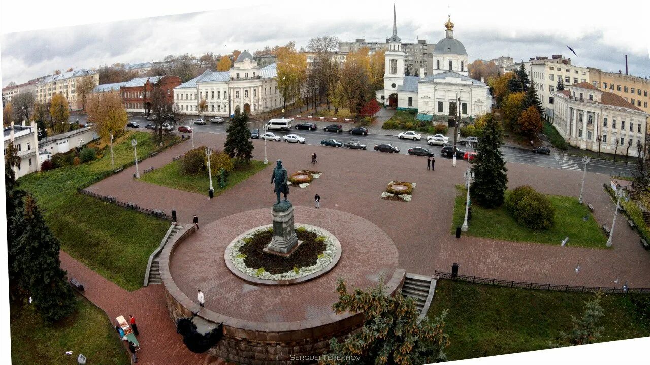 Тверь центральный. Тверь центр города. Центр города Тверь Тверская площадь. Площадь Михаила Тверского Тверь сверху. Версальский трезубец Тверь.