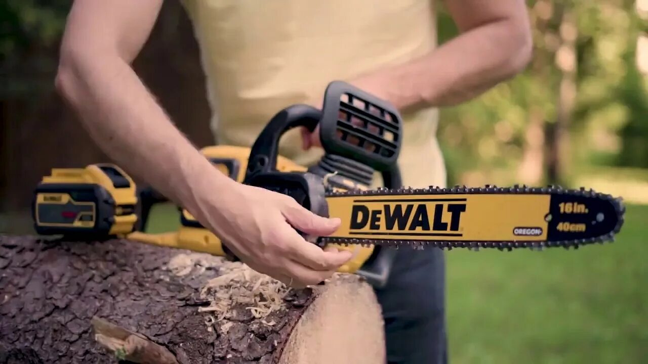 DEWALT dcm575. Аккумуляторная пила DEWALT dcm575n. Мини-пила цепная аккумуляторная ДЕВОЛТ. Мини цепная пила аккумуляторная DEWALT.