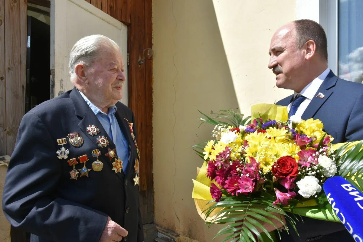 Сколько ветеранов в краснодарском крае. Поздравляем ветеранов. Орловский областной совет ветеранов. Областной совет ветеранов Владимирской области. Областной совет ветеранов спорта.