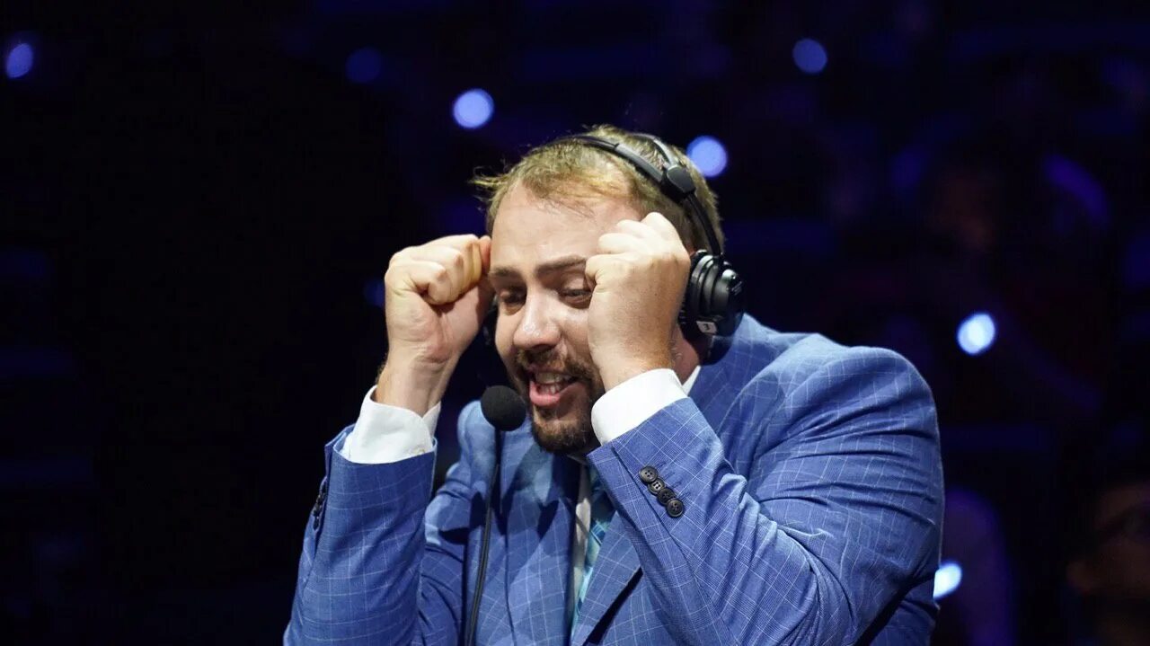 Сколько получают комментаторы. Зарплата хоккеистов. Сколько получают комментаторы. Зарплата на матч тв. Зарплаты игроков вхл.