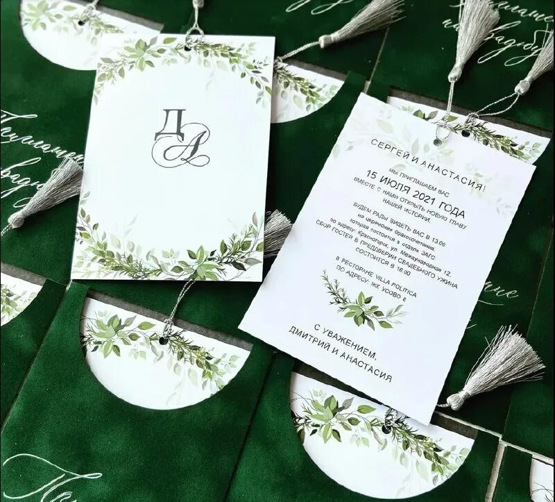 Фишки секреты. Покер куча фишек. Желтая фишка казино. Игральные фишки для покера. Номинал фишек в покере.