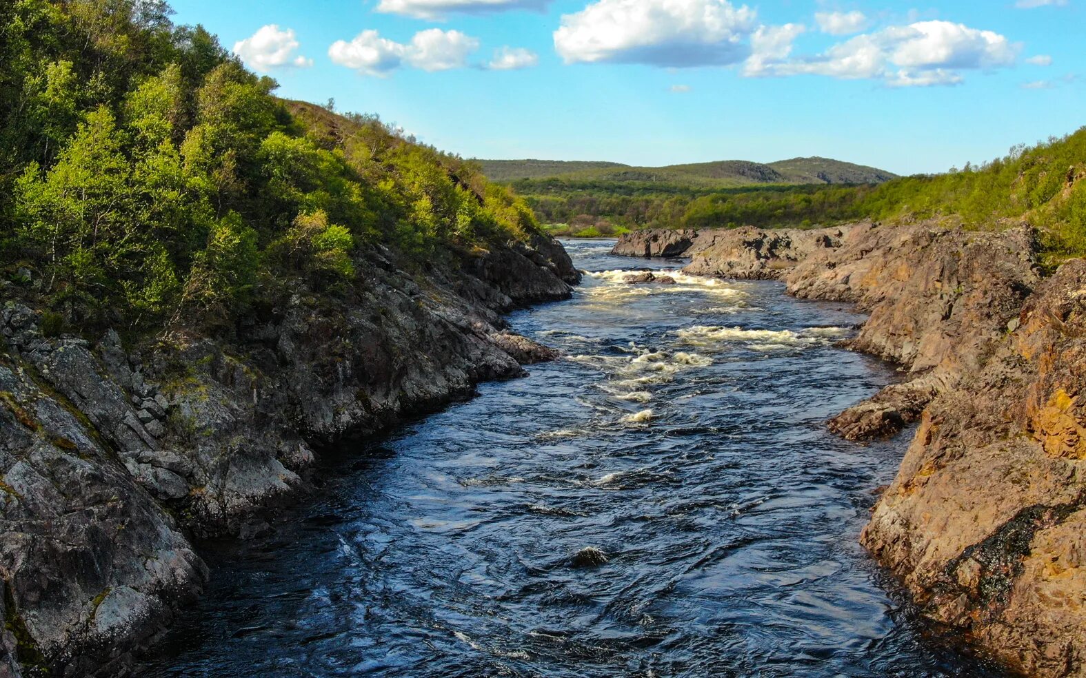 Река в мурманской. Тулома мурманская область. Река воронья кольский полуостров. Рында кольский полуостров. Реки кольского полуострова.