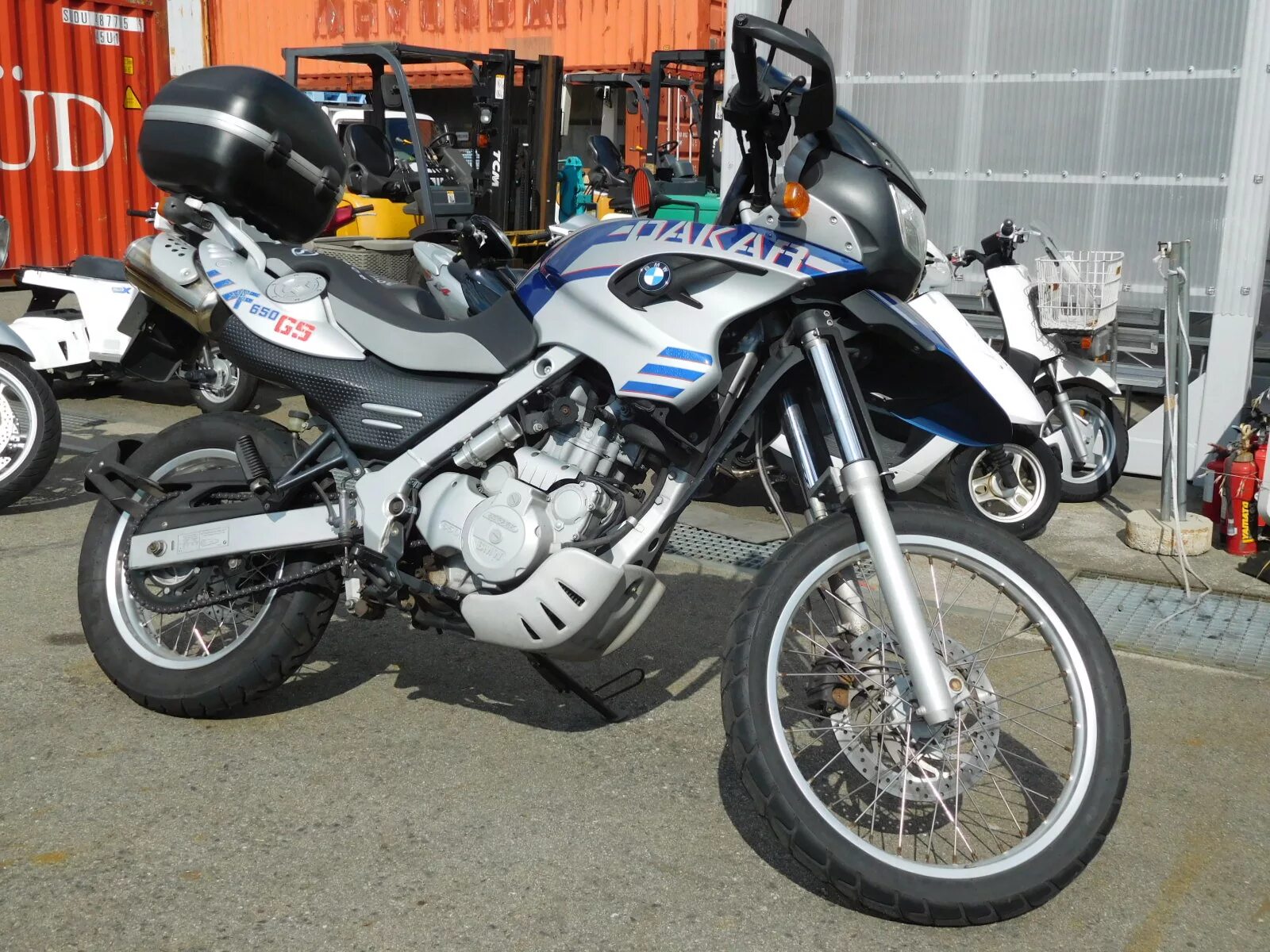 Мотоцикл купить новосибирская. BMW 650 GS Dakar. GS 650 Dakar. БМВ Гусь 650. Мотоцикл БМВ 650 ГС Дакар.