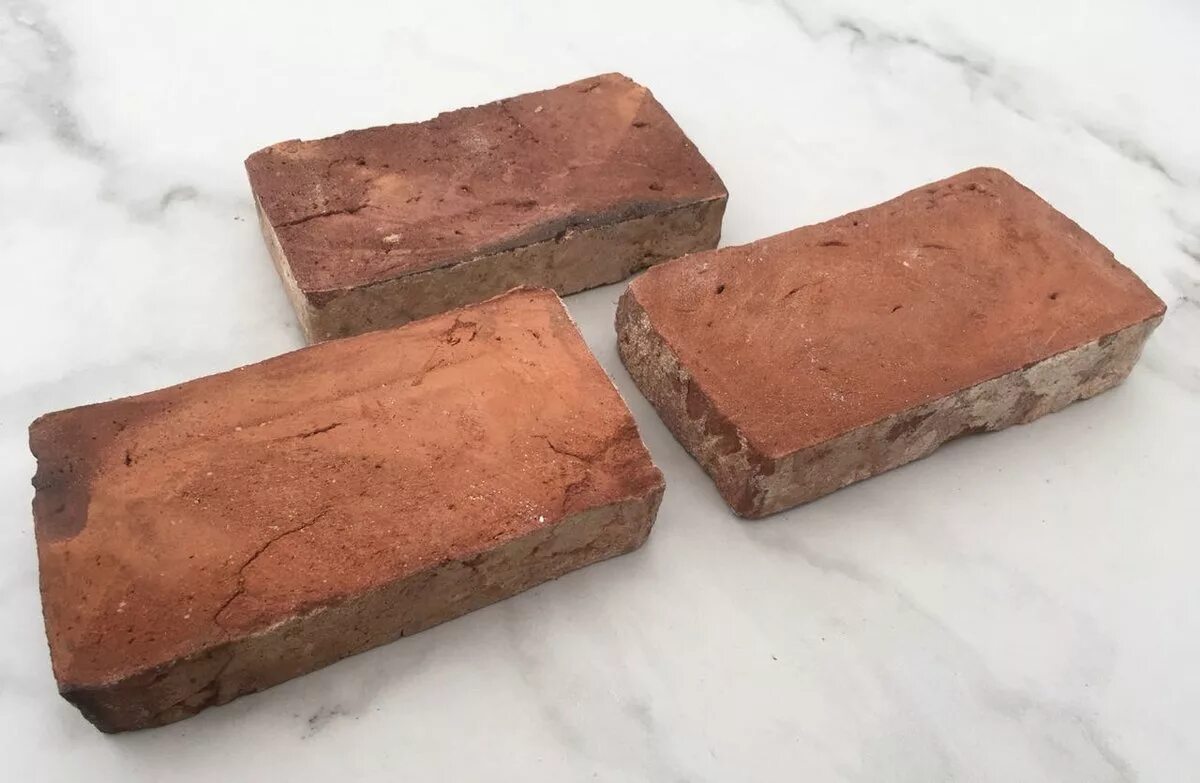 Первый кирпич. Кирпич полнотелый одинарный красный 1нф м250 преимущества. Первый кирпич. Кирпич пустотелый м200. Старинный кирпич.