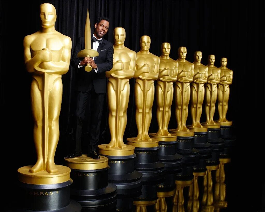 Цена на оскаре. Статуэтка американской киноакадемии "Оскар. Оскар (кинопремия, 2023). Кинопремия Оскар статуэтка.