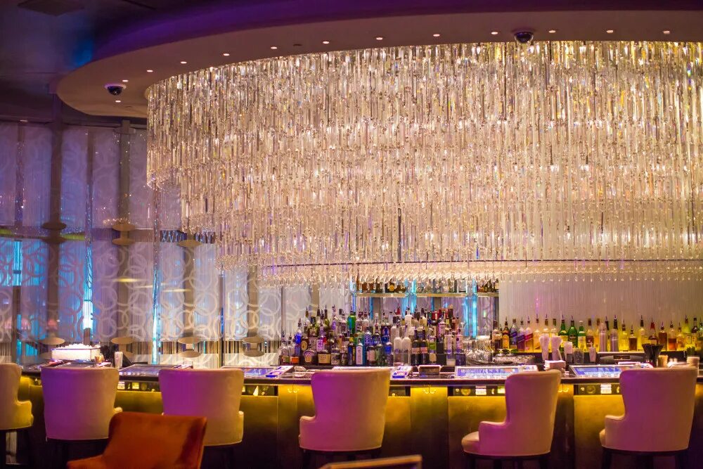 Люстра бар адрес. Казино Космополитен Лас Вегас. The Chandelier Bar Лас-Вегас. Люстра казино Космополитен. Cosmopolitan the Chandelier.