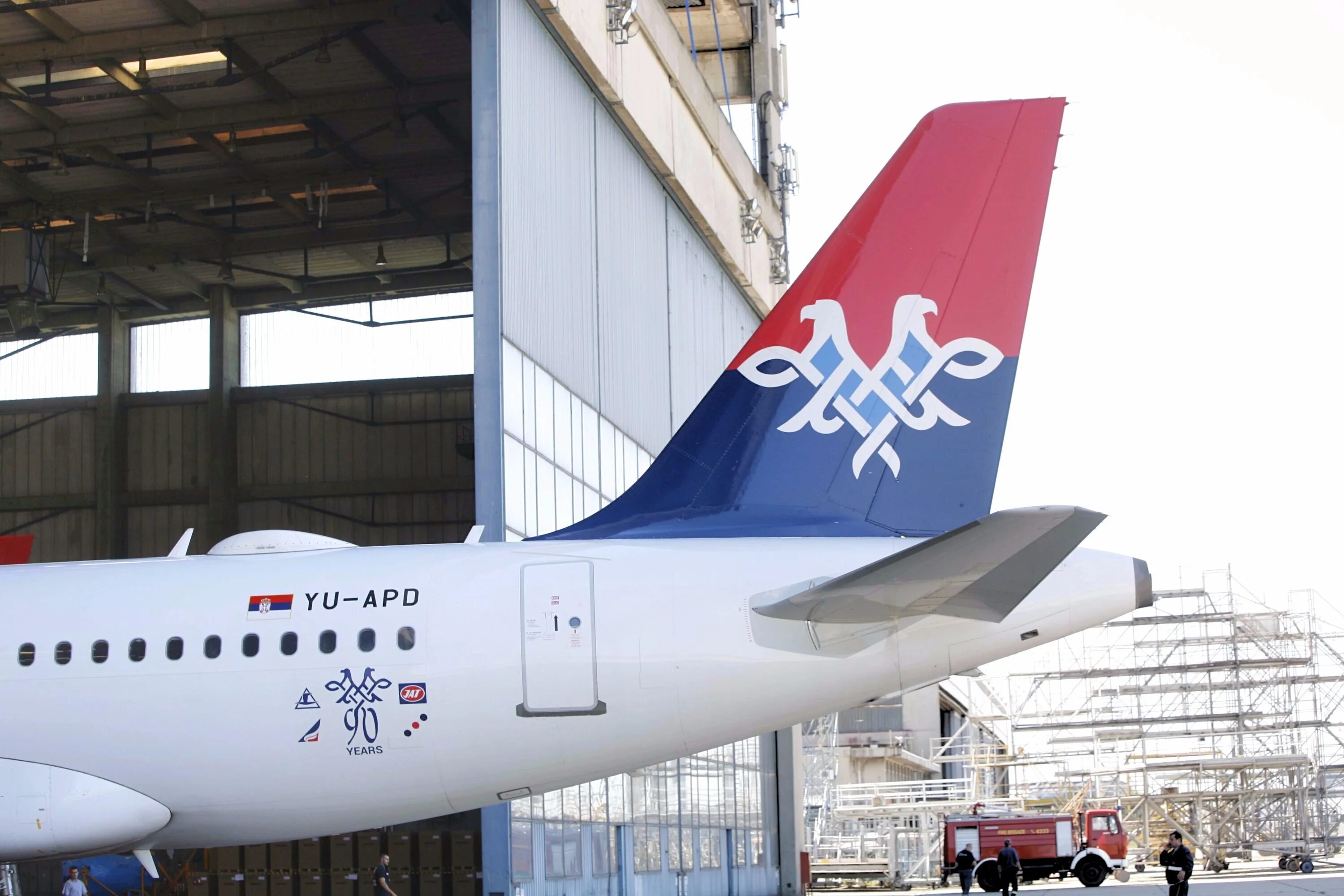 Air serbia телефон. Авиакомпания эйр сербия. Airbus a319 serbia. Air serbia телефон. Аир сербия самолеты.