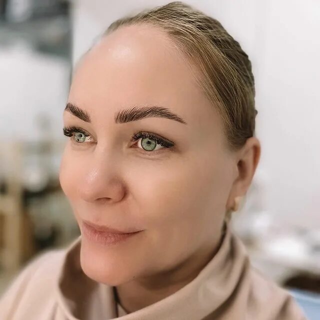 красивые брови в спб. коррекция и долговременная укладка бровей. брови в разных ракурсах. студия взгляд брови спб. даша иванова брови спб.