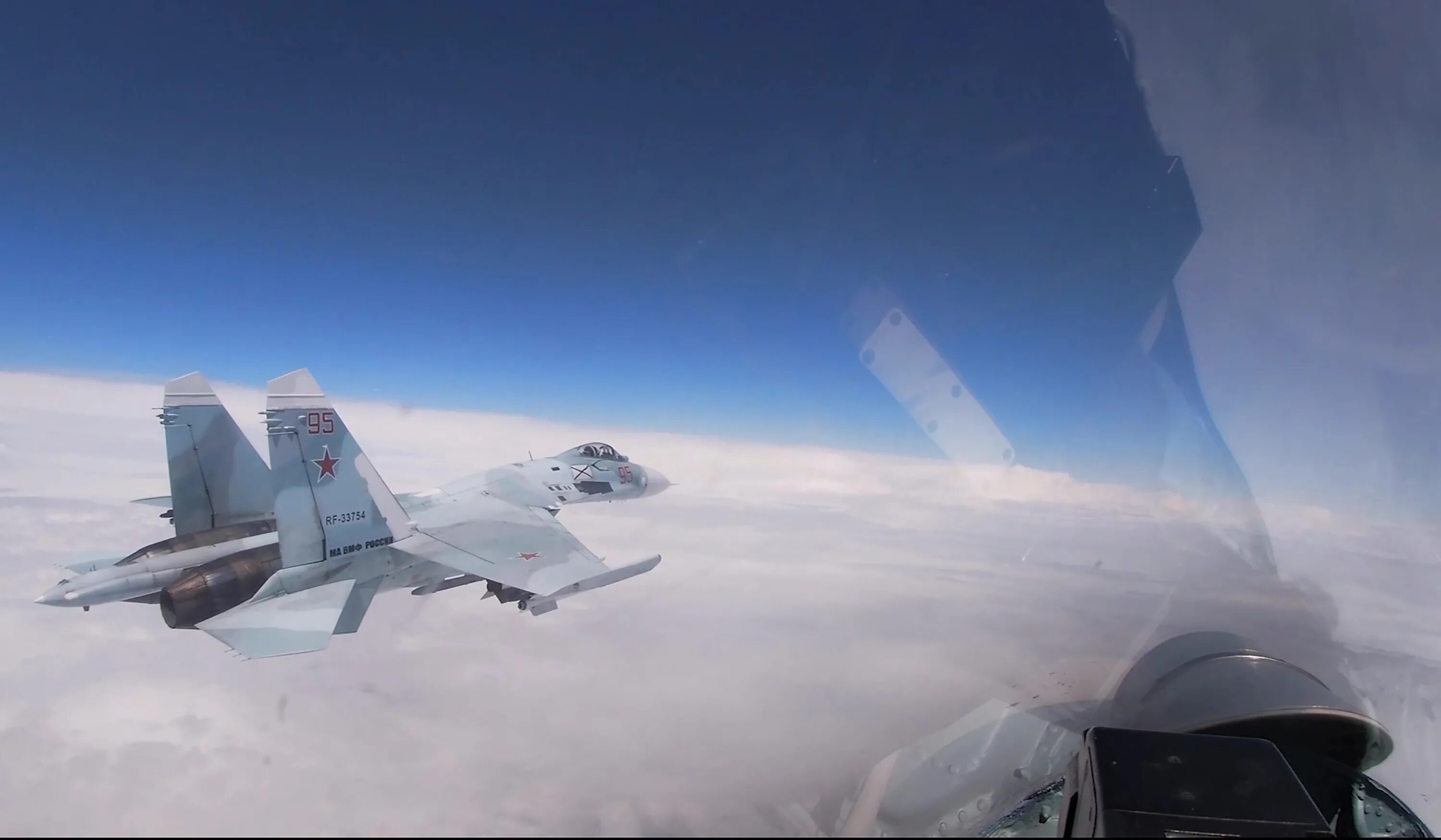 Египет воздушное пространство. Су 27 ВКС РФ. Су-27 ВВС США. Су-27 перехват. Су-27 бомбардировщик.