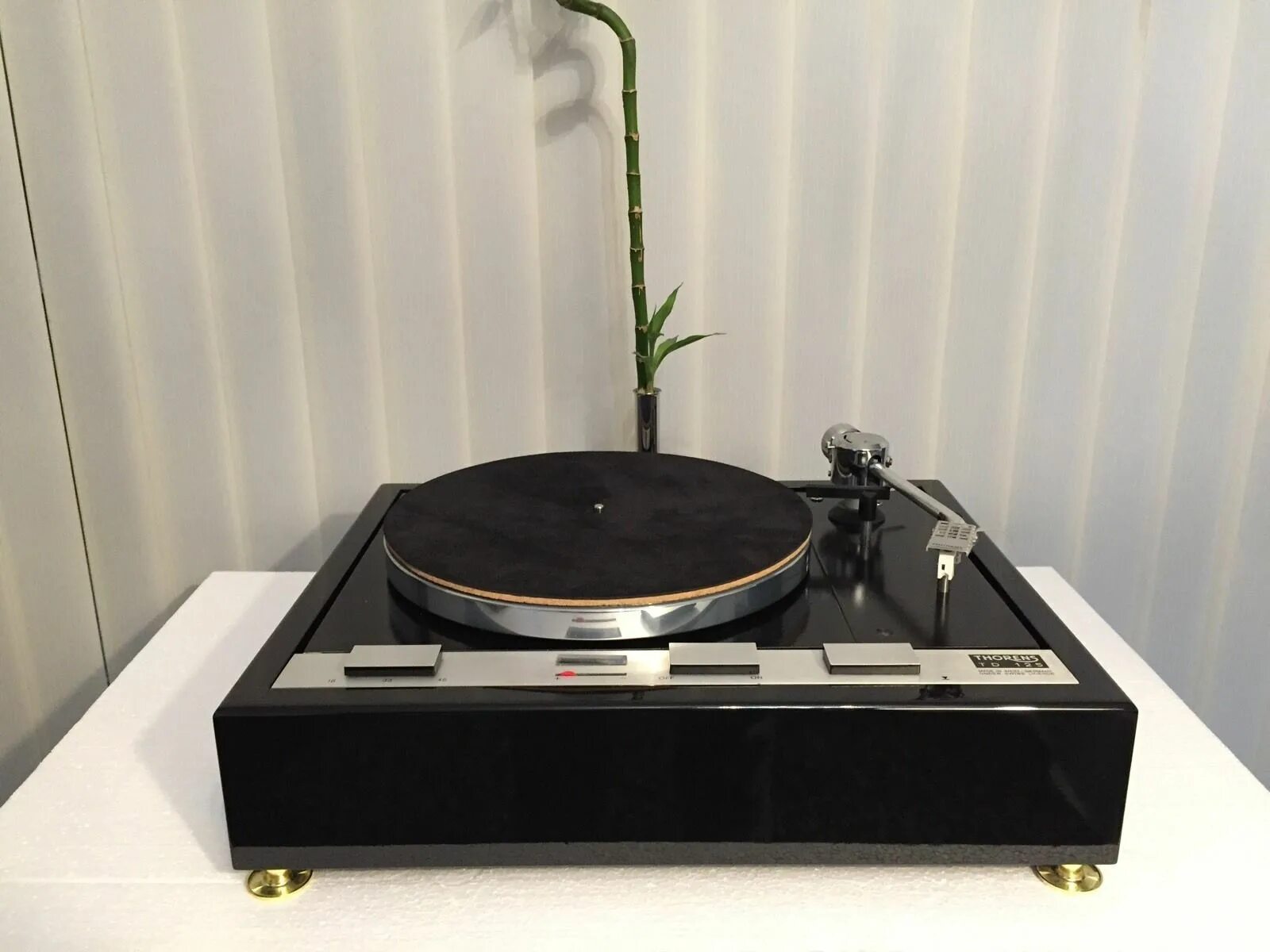 Thorens td 125. Проигрыватель винила Thorens 125. Торренс 125 проигрыватель винила. Nad 5120 проигрыватель винила.