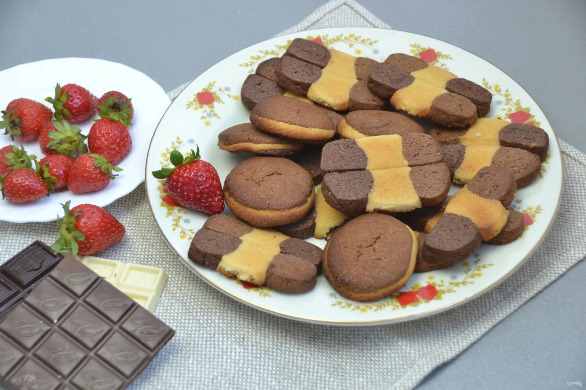 Печенье с шоколадными кусочками. ПП шоколадное печенье. Шоколадное печенье с тремя шоколадами.