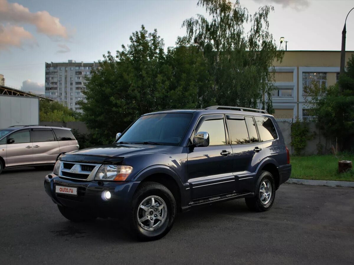 Pajero 3 поколения. Митсубиси Паджеро 3. Mitsubishi Pajero 3 Рестайлинг. Митсубиси Паджеро 2005. Мицубиси Паджеро 3.2.