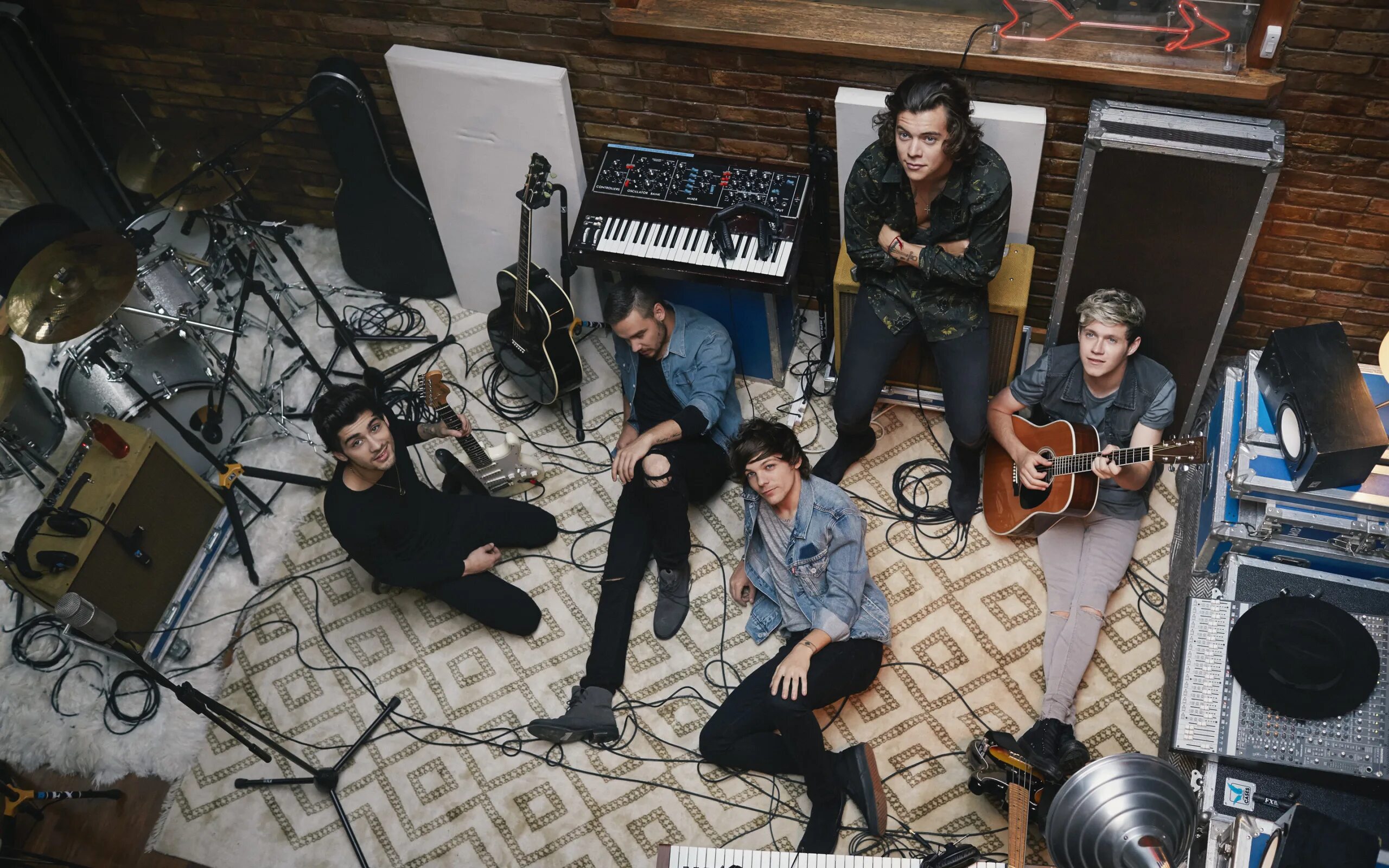 Включи one four. One Direction four Photoshoot. One Direction albums. One Direction four обложка. One Direction Photoshoot.