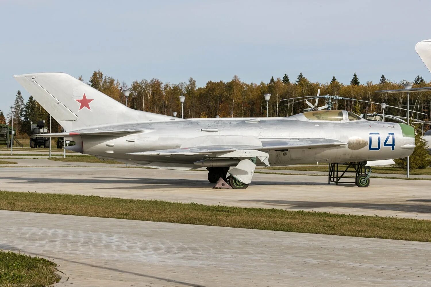 Миг 20. Миг-19 истребитель. самолёт миг-19п. mig-19. самолет миг 19.