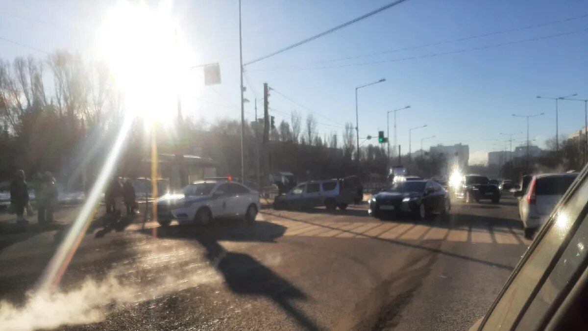 Авария на ново садовой. Самара авария Ново Садовая. Авария на Ново-садовой в Самаре сегодня. ДТП Самара Ново Садовая Шверника.