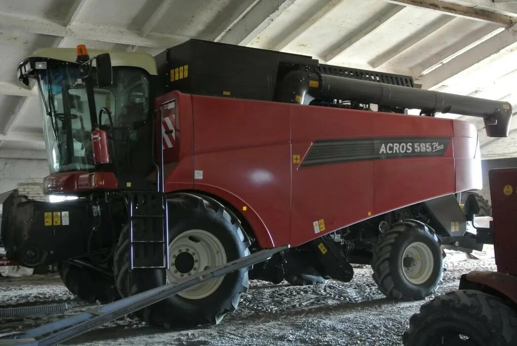 комбайн pcm-152 acros-595 plus. зерноуборочный комбайн acros 595 plus. акросом плюс. рсм-152 acros-595 plus. акросом плюс.