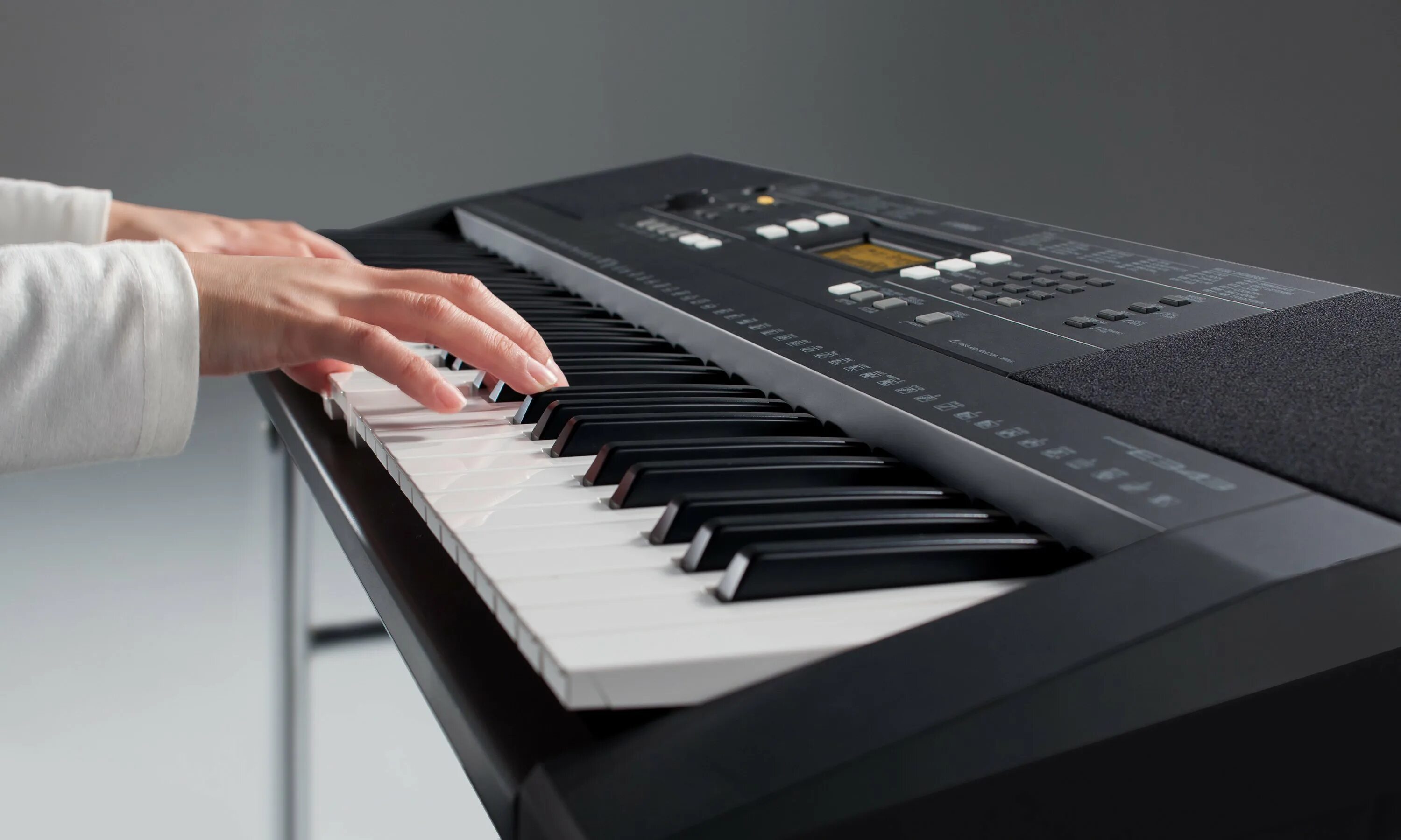 Синтезатор исполнение. Синтезатор yamaha psr-e243. yamaha psr e343. синтезатор ямаха psr e343. yamaha psr-343.