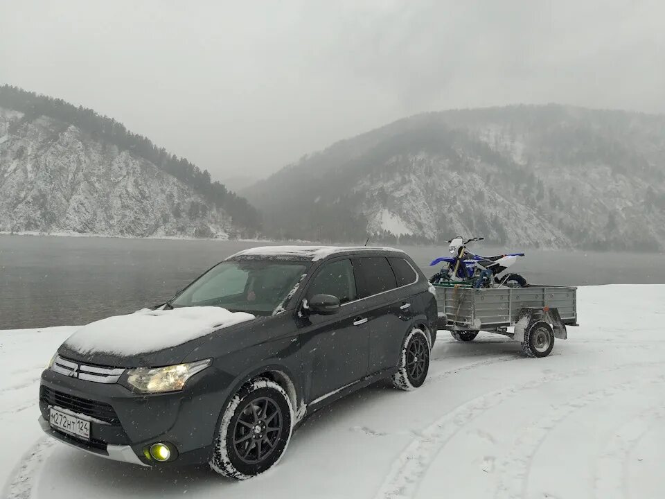 Прошивки mitsubishi. Mitsubishi Outlander 3 bagged. Mitsubishi Outlander 3.0 v6. Аутлендер 3 в горах. Outlander 3.0 в горах.