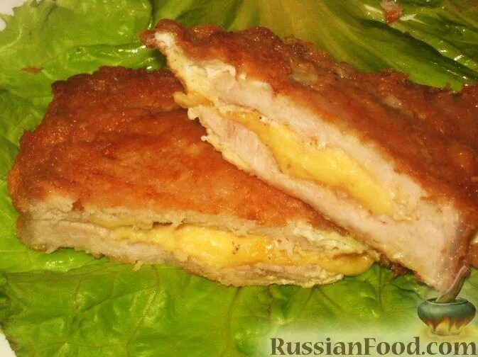 Как сделать отбивную с сыром. Куриная отбивная с сыром в духовке. мясо с сыром внутри. куриные отбивные с сыром внутри на сковороде.
