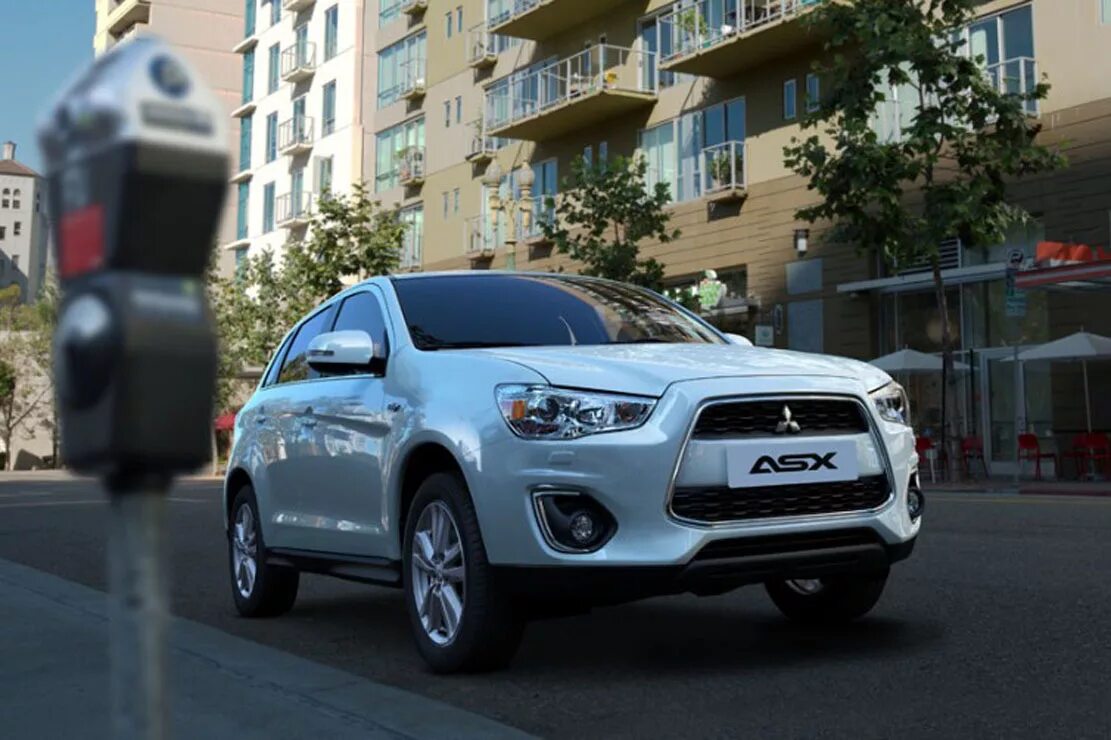 Мицубиси минусы. Мицубиси АСХ 2013. Mitsubishi ASX 2015. Мицубиси АСХ 2012. Митсубиси ASX 2013.