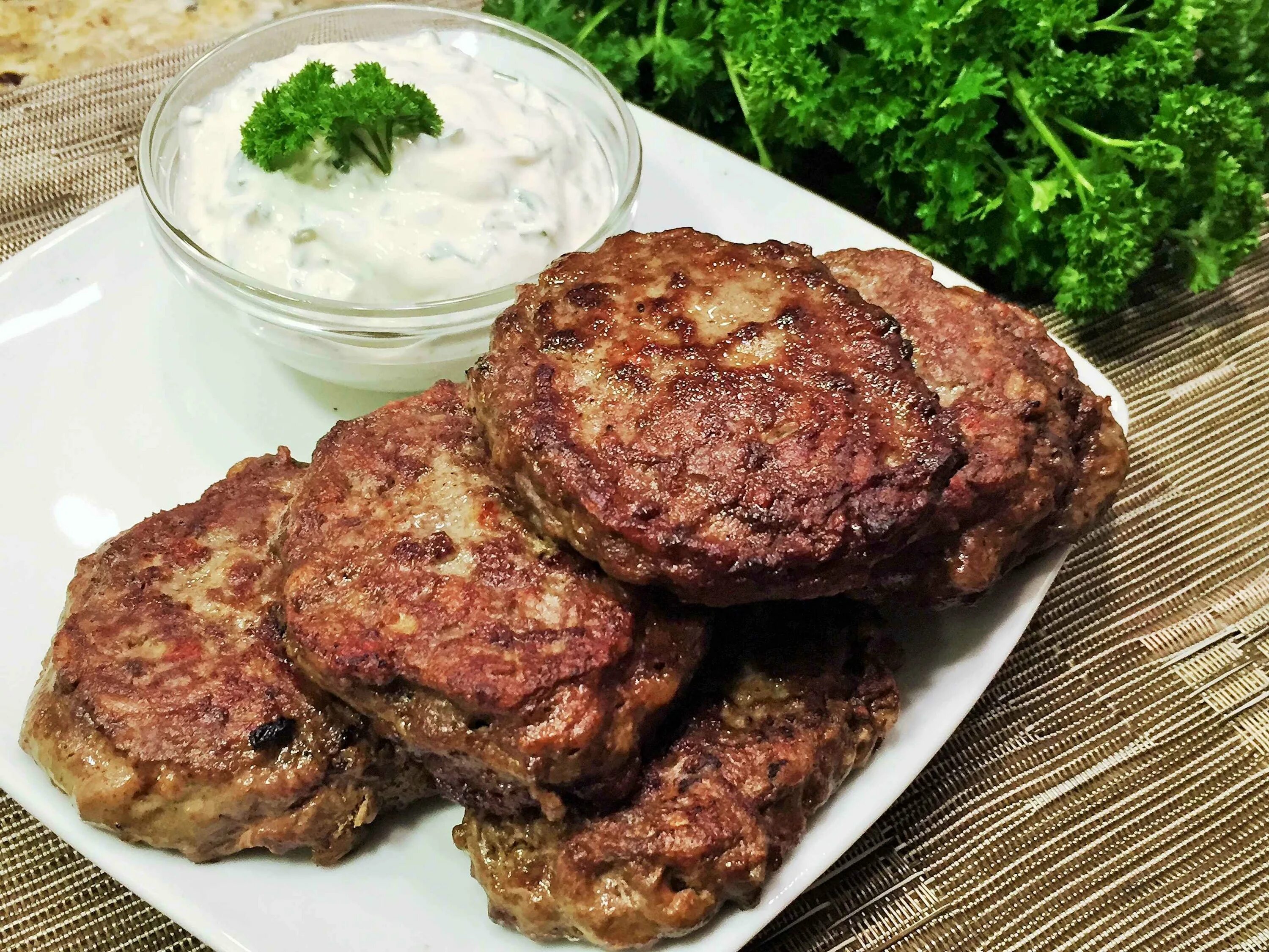 Приготовить печенку говяжью вкусно и быстро. Печеночники из говяжьей печени. Печеночные оладьи. Печеночники из свиной печени. Печёночные котлеты из говяжьей печени.