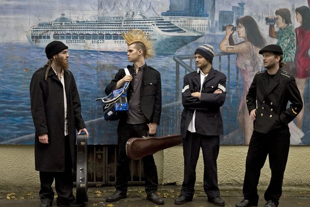 Андер битс минуса. Обложка альбома группы the dreadnoughts. Коста лакоста по другому. Alekseev обложка. Слушать песню пьяным и злым.