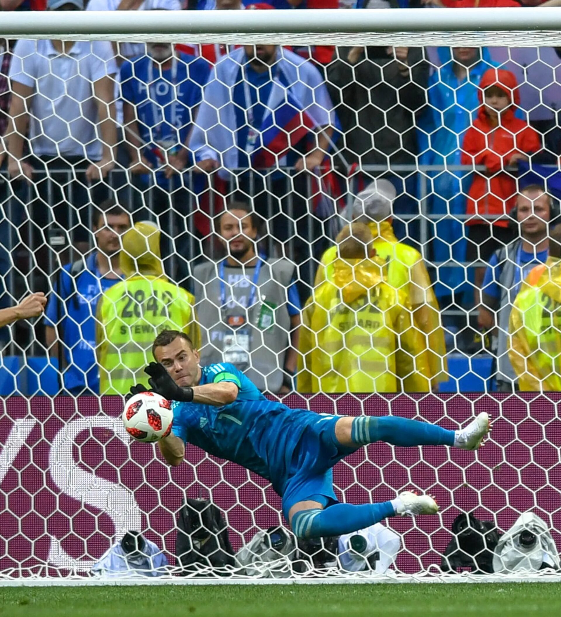 Акинфеев пенальти испании. Акинфеев 2018 пенальти. Акинфеев пенальти испании. Акинфеев пенальти испании. Акинфеев пенальти испания.