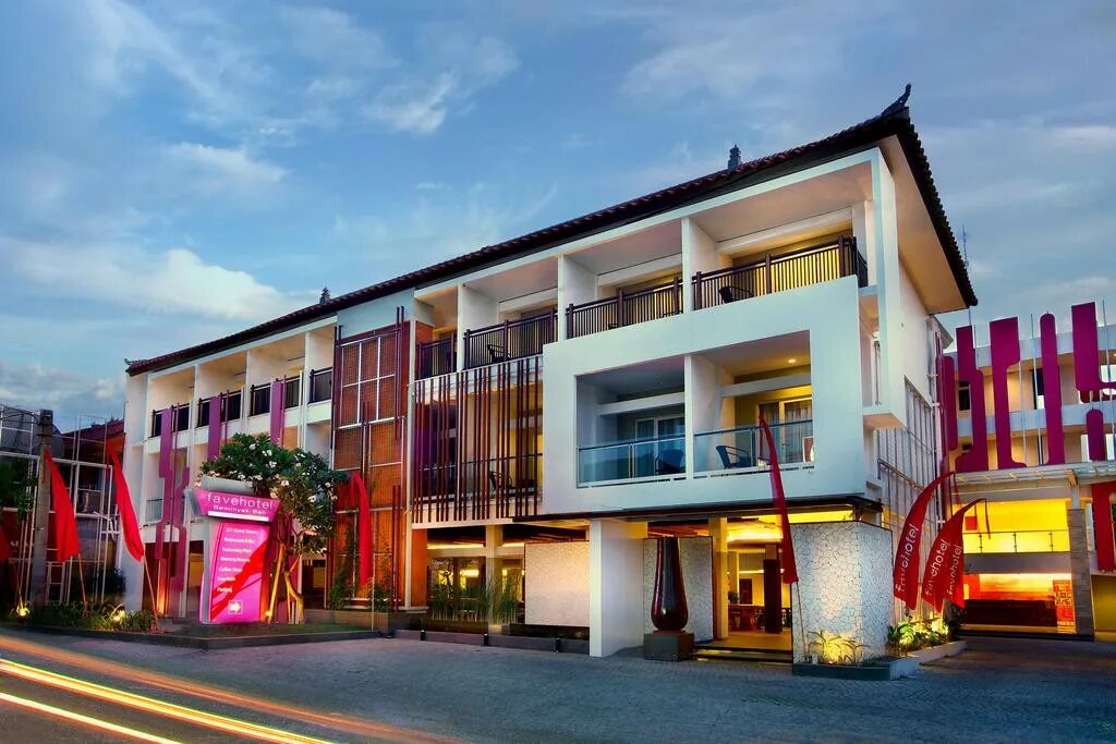 Sense sunset hotel seminyak. Indonesia hotel video. Favehotel sunset seminyak. Favehotel kuta kartika plaza 3. Отель ибис на бали семиньяк.