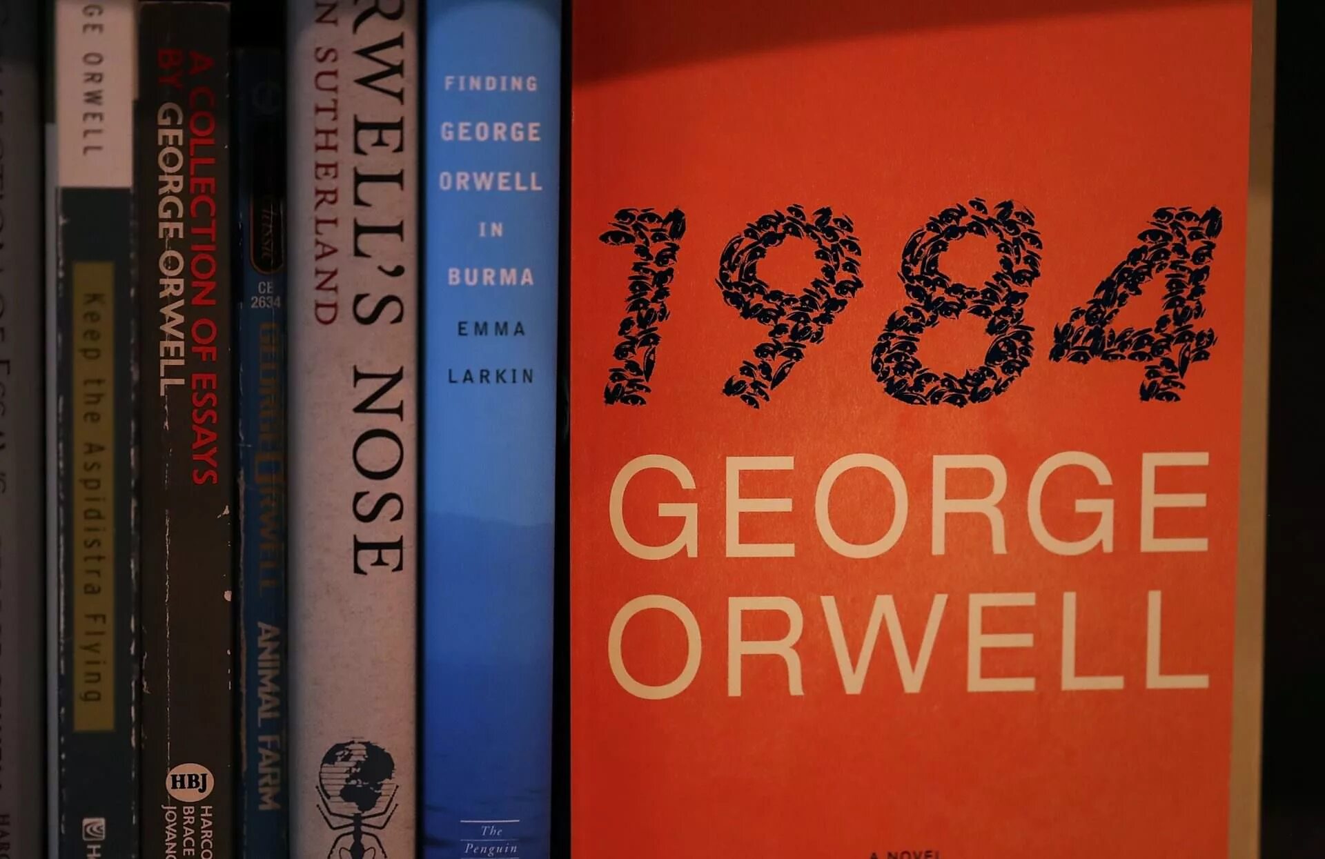 Книгу джорджа. Оруэлл д. &quot;1984&quot;. &quot;1984&quot;, george orwell&#039;s novel. книги джорджа оруэлла. orwell novel 1984.