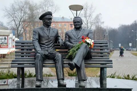 Памятник королеву в королеве