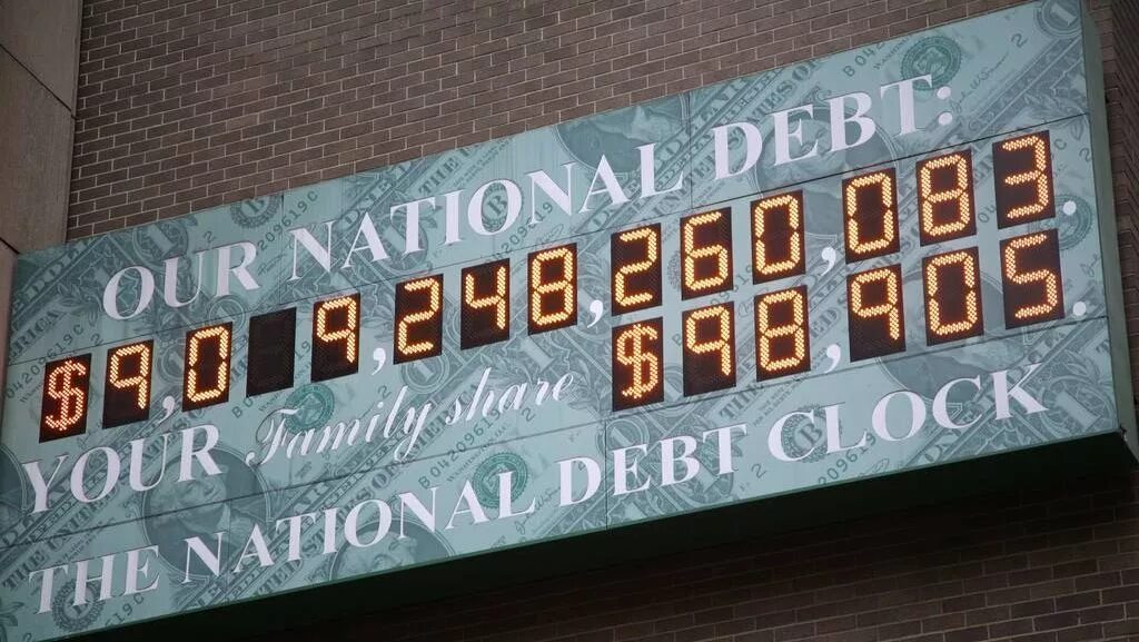 Счетчик долгов в реальном времени. Счётчик национального долга США. Табло национального долга США. Счетчик в Америке долг. Табло госдолга США.